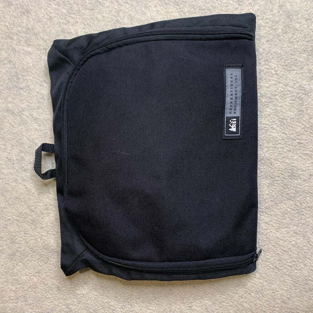 REI Black Canvas Hanging Travel Toiletry Organizer Bag
